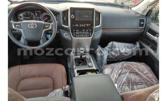Comprar Importar Toyota Land Cruiser Branco Carro em Import - Dubai em Cabo Delgado Comprar Importar Toyota Land Cruiser Branco Carro em Import - Dubai em Cabo Delgado