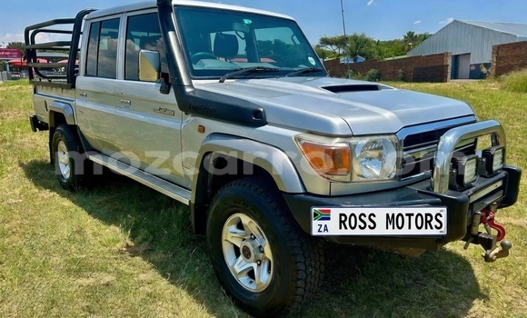 Comprar Usado Toyota Land Cruiser Prata Carro em Maputo em Maputo Comprar Usado Toyota Land Cruiser Prata Carro em Maputo em Maputo
