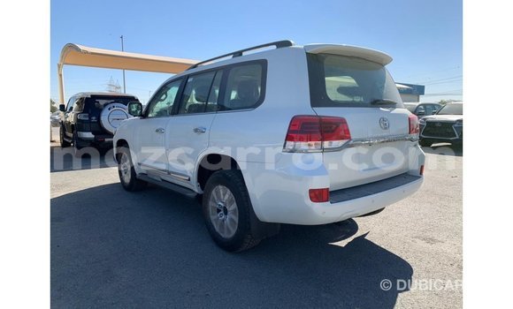 Comprar Importar Toyota Land Cruiser Branco Carro em Import - Dubai em Cabo Delgado Comprar Importar Toyota Land Cruiser Branco Carro em Import - Dubai em Cabo Delgado