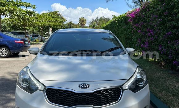 Comprar Usado Kia Cerato Branco Carro em Maputo em Maputo Comprar Usado Kia Cerato Branco Carro em Maputo em Maputo