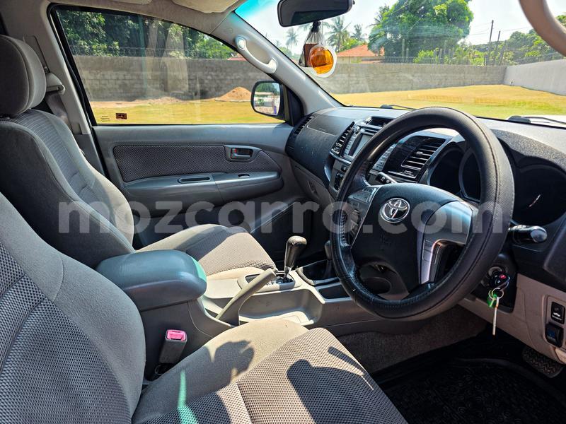 Big with watermark toyota hilux maputo maputo 43211