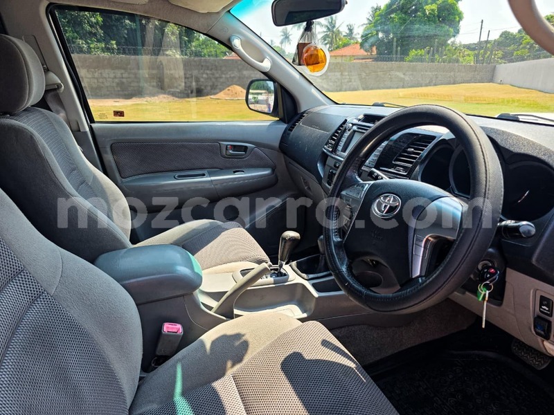 Big with watermark toyota hilux maputo maputo 43215