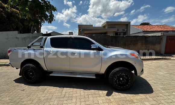 Comprar Usado Mazda BT-50 Prata Carro em Maputo em Maputo