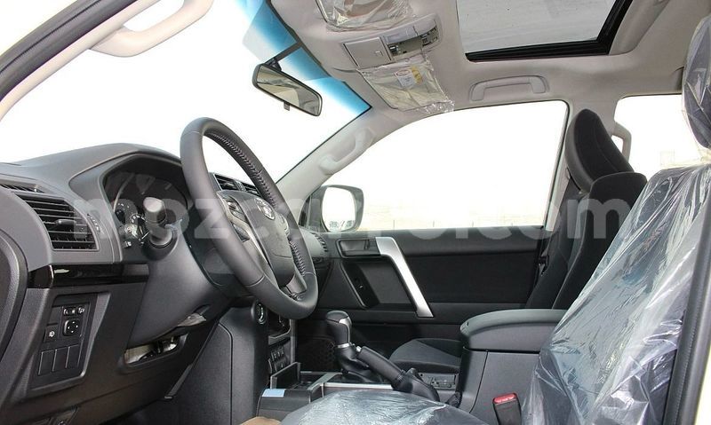 Big with watermark toyota land cruiser prado maputo maputo 43230