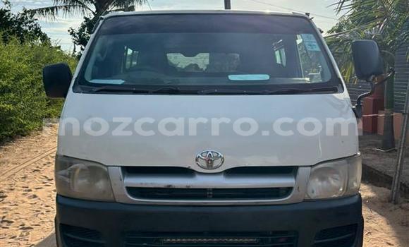 Comprar Usado Toyota Hiace Branco Carro em Maputo em Maputo