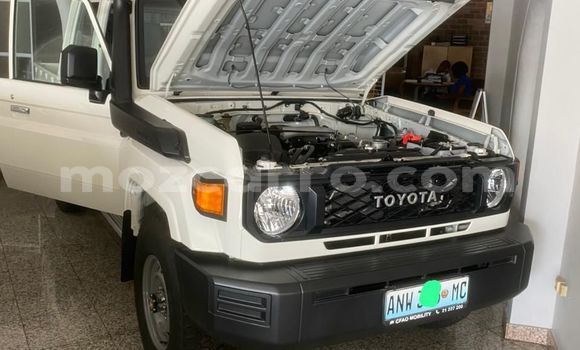 Comprar Usado Toyota Land Cruiser Branco Carro em Maputo em Maputo Comprar Usado Toyota Land Cruiser Branco Carro em Maputo em Maputo