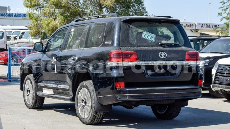 Big with watermark toyota land cruiser cabo delgado import dubai 6454