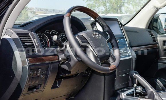 Tenga Imported Toyota Land Cruiser Nhema Mota in Import - Dubai in Cabo Delgado Tenga Imported Toyota Land Cruiser Nhema Mota in Import - Dubai in Cabo Delgado