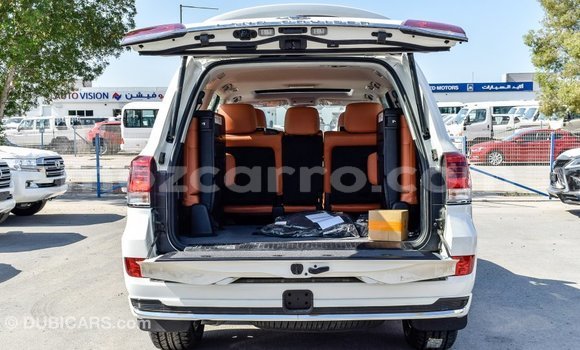 Comprar Importar Toyota Land Cruiser Branco Carro em Import - Dubai em Cabo Delgado Comprar Importar Toyota Land Cruiser Branco Carro em Import - Dubai em Cabo Delgado