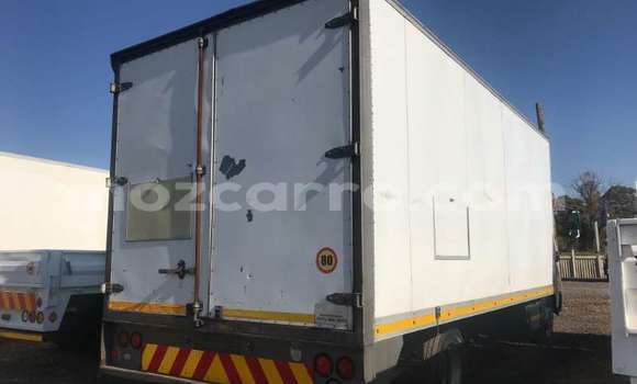 Buy Used Hino 300 Series White Truck in Maputo in Maputo Buy Used Hino 300 Series White Truck in Maputo in Maputo