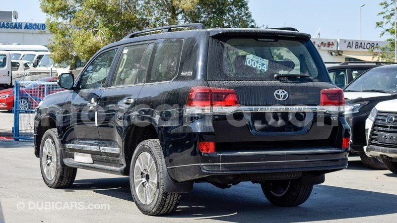 Big with watermark toyota land cruiser cabo delgado import dubai 6466