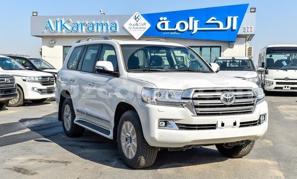 Comprar Importar Toyota Land Cruiser Branco Carro em Import - Dubai em Cabo Delgado Comprar Importar Toyota Land Cruiser Branco Carro em Import - Dubai em Cabo Delgado