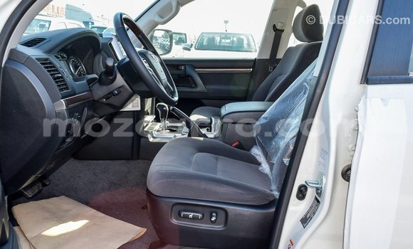 Comprar Importar Toyota Land Cruiser Branco Carro em Import - Dubai em Cabo Delgado Comprar Importar Toyota Land Cruiser Branco Carro em Import - Dubai em Cabo Delgado