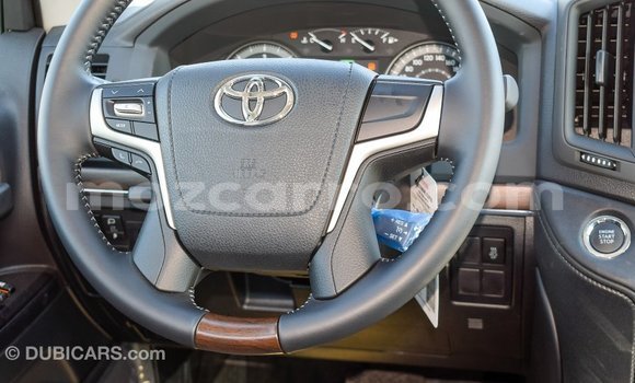 Comprar Importar Toyota Land Cruiser Branco Carro em Import - Dubai em Cabo Delgado Comprar Importar Toyota Land Cruiser Branco Carro em Import - Dubai em Cabo Delgado
