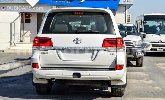 Comprar Importar Toyota Land Cruiser Branco Carro em Import - Dubai em Cabo Delgado Comprar Importar Toyota Land Cruiser Branco Carro em Import - Dubai em Cabo Delgado
