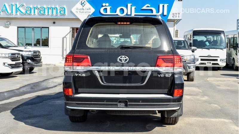 Big with watermark toyota land cruiser cabo delgado import dubai 6482