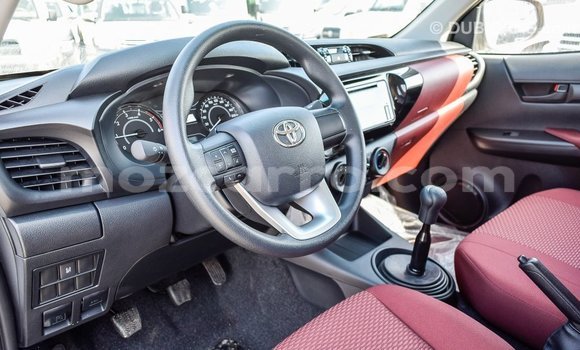 Comprar Importar Toyota Hilux Branco Carro em Import - Dubai em Cabo Delgado Comprar Importar Toyota Hilux Branco Carro em Import - Dubai em Cabo Delgado