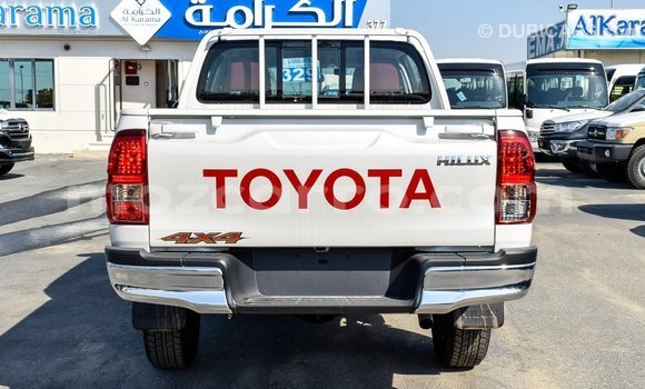 Comprar Importar Toyota Hilux Branco Carro em Import - Dubai em Cabo Delgado Comprar Importar Toyota Hilux Branco Carro em Import - Dubai em Cabo Delgado