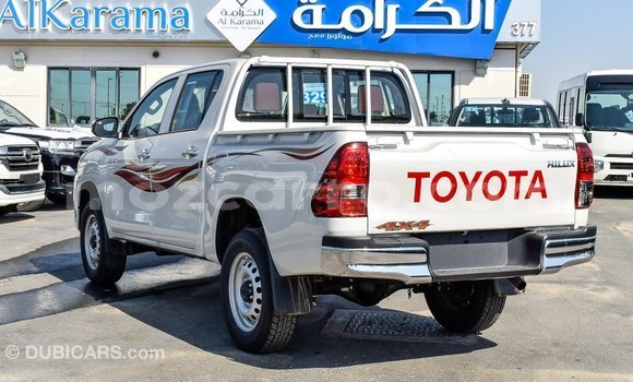 Comprar Importar Toyota Hilux Branco Carro em Import - Dubai em Cabo Delgado Comprar Importar Toyota Hilux Branco Carro em Import - Dubai em Cabo Delgado