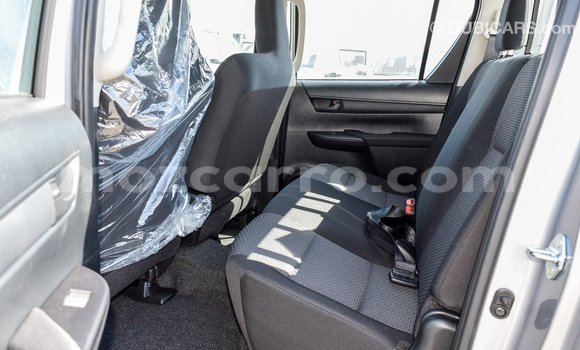 Tenga Imported Toyota Hilux Zvimwe Mota in Import - Dubai in Cabo Delgado Tenga Imported Toyota Hilux Zvimwe Mota in Import - Dubai in Cabo Delgado