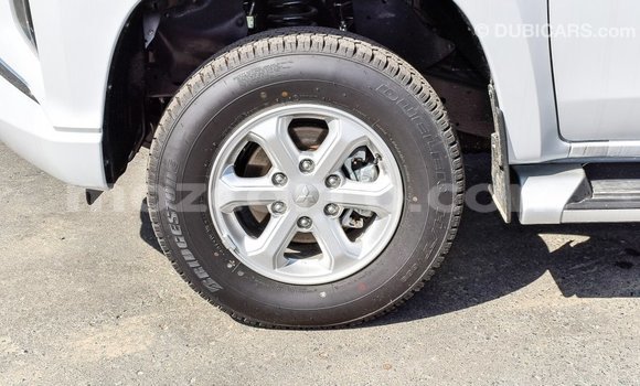 Tenga Imported Mitsubishi L200 Chena Mota in Import - Dubai in Cabo Delgado Tenga Imported Mitsubishi L200 Chena Mota in Import - Dubai in Cabo Delgado