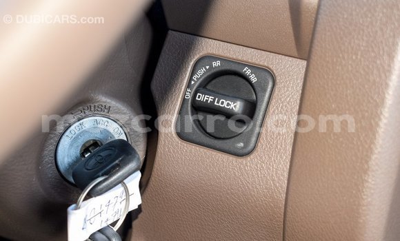 Comprar Importar Toyota Land Cruiser Bege Carro em Import - Dubai em Cabo Delgado Comprar Importar Toyota Land Cruiser Bege Carro em Import - Dubai em Cabo Delgado