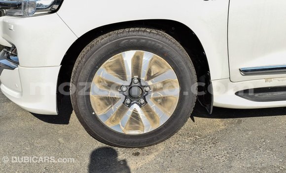 Tenga Imported Toyota Land Cruiser Chena Mota in Import - Dubai in Cabo Delgado Tenga Imported Toyota Land Cruiser Chena Mota in Import - Dubai in Cabo Delgado