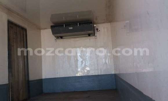 Buy Used Man Silent White Truck in Maputo in Maputo Buy Used Man Silent White Truck in Maputo in Maputo