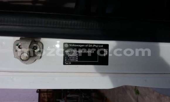 Buy Used Volkswagen TRUCK White Truck in Maputo in Maputo Buy Used Volkswagen TRUCK White Truck in Maputo in Maputo