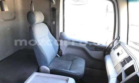 Buy Used Volkswagen TRUCK White Truck in Maputo in Maputo Buy Used Volkswagen TRUCK White Truck in Maputo in Maputo