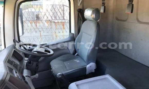 Buy Used Volkswagen TRUCK White Truck in Maputo in Maputo Buy Used Volkswagen TRUCK White Truck in Maputo in Maputo
