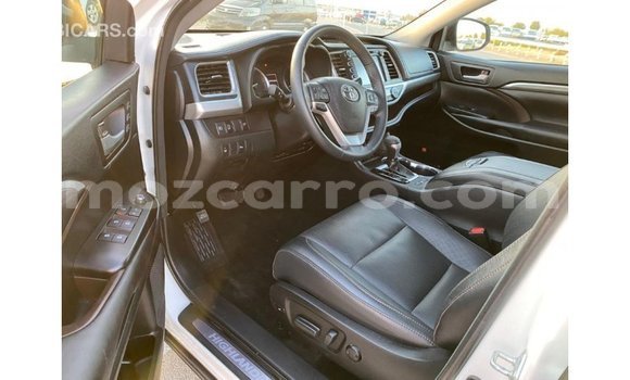 Comprar Importar Toyota Highlander Branco Carro em Import - Dubai em Cabo Delgado Comprar Importar Toyota Highlander Branco Carro em Import - Dubai em Cabo Delgado