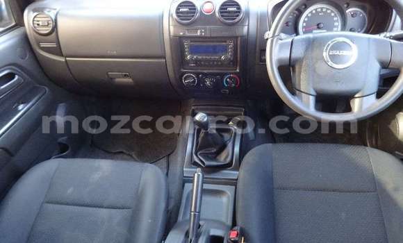 Nunua Ilio tumika Isuzu KB Nyeupe Gari ndani ya Gilé nchini Zambezia Nunua Ilio tumika Isuzu KB Nyeupe Gari ndani ya Gilé nchini Zambezia