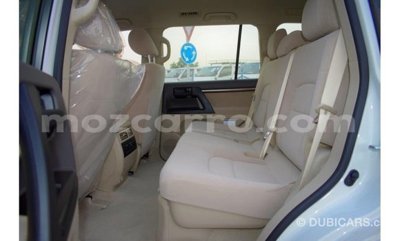Buy Import Toyota Land Cruiser White Car in Import - Dubai in Cabo Delgado Buy Import Toyota Land Cruiser White Car in Import - Dubai in Cabo Delgado