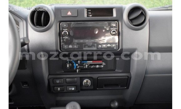 Comprar Importar Toyota Land Cruiser Branco Carro em Import - Dubai em Cabo Delgado Comprar Importar Toyota Land Cruiser Branco Carro em Import - Dubai em Cabo Delgado