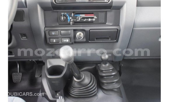 Comprar Importar Toyota Land Cruiser Branco Carro em Import - Dubai em Cabo Delgado Comprar Importar Toyota Land Cruiser Branco Carro em Import - Dubai em Cabo Delgado