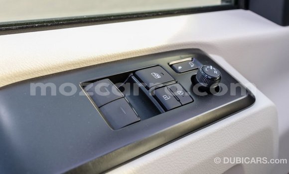 Tenga Imported Toyota Hiace Chena Mota in Import - Dubai in Cabo Delgado Tenga Imported Toyota Hiace Chena Mota in Import - Dubai in Cabo Delgado