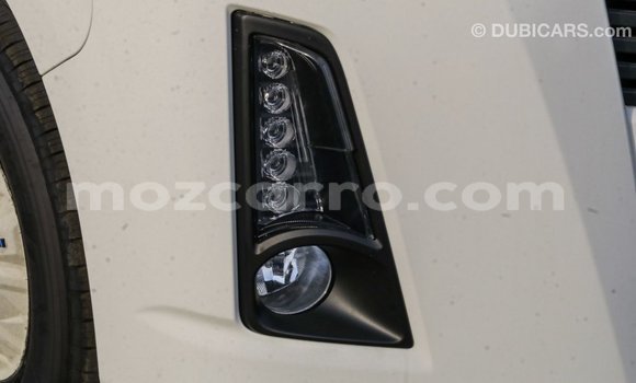 Tenga Imported Toyota Hiace Chena Mota in Import - Dubai in Cabo Delgado Tenga Imported Toyota Hiace Chena Mota in Import - Dubai in Cabo Delgado