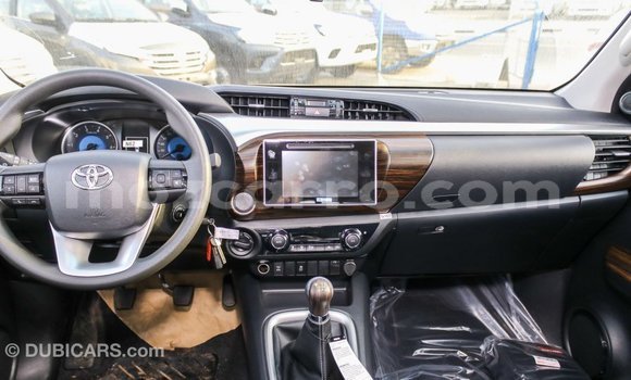 Tenga Imported Toyota Hilux Zvimwe Mota in Import - Dubai in Cabo Delgado Tenga Imported Toyota Hilux Zvimwe Mota in Import - Dubai in Cabo Delgado