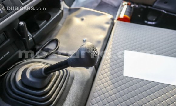 Nunua Imported Toyota Coaster Nyeupe Gari ndani ya Import - Dubai nchini Cabo Delgado Nunua Imported Toyota Coaster Nyeupe Gari ndani ya Import - Dubai nchini Cabo Delgado