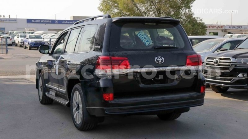 Big with watermark toyota land cruiser cabo delgado import dubai 6560