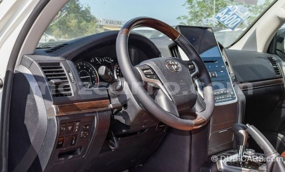 Tenga Imported Toyota Land Cruiser Chena Mota in Import - Dubai in Cabo Delgado Tenga Imported Toyota Land Cruiser Chena Mota in Import - Dubai in Cabo Delgado