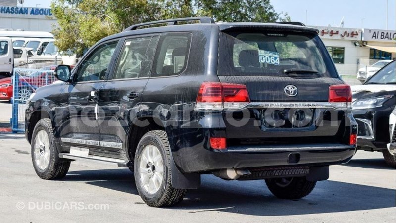 Big with watermark toyota land cruiser cabo delgado import dubai 6562