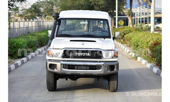 Buy Import Toyota Land Cruiser White Car in Import - Dubai in Cabo Delgado Buy Import Toyota Land Cruiser White Car in Import - Dubai in Cabo Delgado