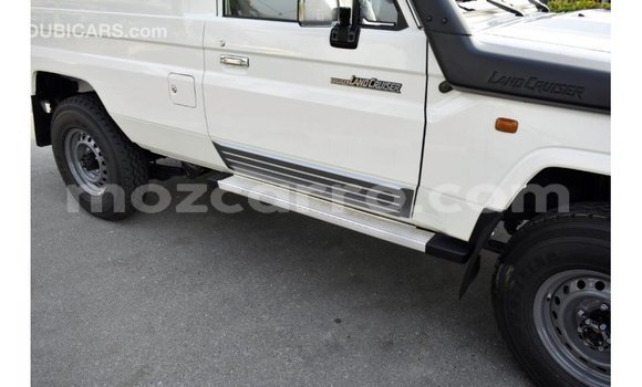 Buy Import Toyota Land Cruiser White Car in Import - Dubai in Cabo Delgado Buy Import Toyota Land Cruiser White Car in Import - Dubai in Cabo Delgado