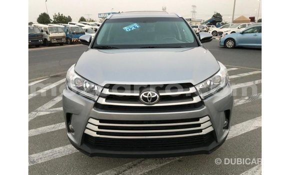 Tenga Imported Toyota Highlander Zvimwe Mota in Import - Dubai in Cabo Delgado Tenga Imported Toyota Highlander Zvimwe Mota in Import - Dubai in Cabo Delgado
