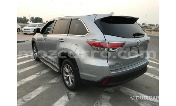 Tenga Imported Toyota Highlander Zvimwe Mota in Import - Dubai in Cabo Delgado Tenga Imported Toyota Highlander Zvimwe Mota in Import - Dubai in Cabo Delgado