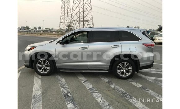 Tenga Imported Toyota Highlander Zvimwe Mota in Import - Dubai in Cabo Delgado Tenga Imported Toyota Highlander Zvimwe Mota in Import - Dubai in Cabo Delgado