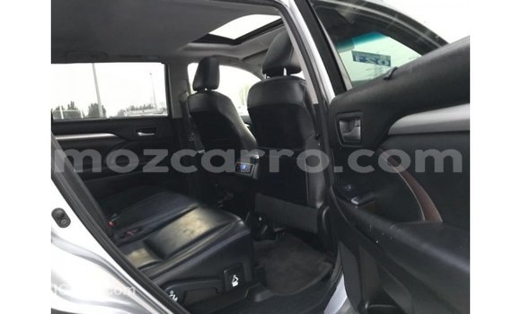 Tenga Imported Toyota Highlander Zvimwe Mota in Import - Dubai in Cabo Delgado Tenga Imported Toyota Highlander Zvimwe Mota in Import - Dubai in Cabo Delgado