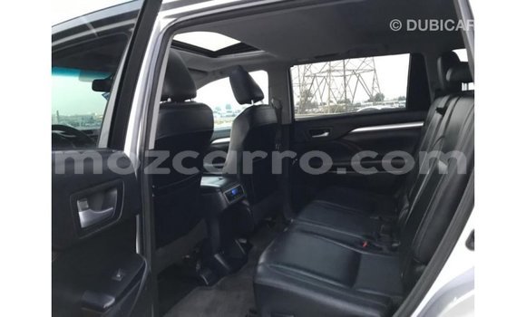 Tenga Imported Toyota Highlander Zvimwe Mota in Import - Dubai in Cabo Delgado Tenga Imported Toyota Highlander Zvimwe Mota in Import - Dubai in Cabo Delgado